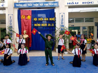 Tiết mục Múa hát - Học sinh lớp 4/2 (Đạt giải trong Hội diễn)