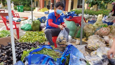 Hậu cần vững vàng tiến quân chống dịch