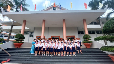 Chương trình "Về nguồn": "Tham quan Khu di tích lịch sử văn hóa Nhà tù Phú Lợi - Học tập lịch sử địa lí địa phương tại Bảo tàng tỉnh Bình Dương"