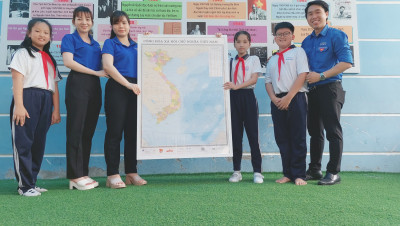 "TỰ HÀO MỘT DẢI NON SÔNG"
