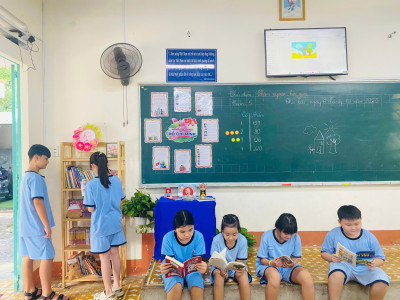 Trường Tiểu học Phú Thọ phát động phong trào mỗi lớp học 1 tủ sách