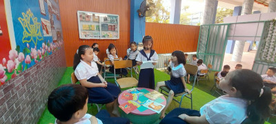 Giáo viên Khối 2 thực hiện Tiết học thư viện tháng 11