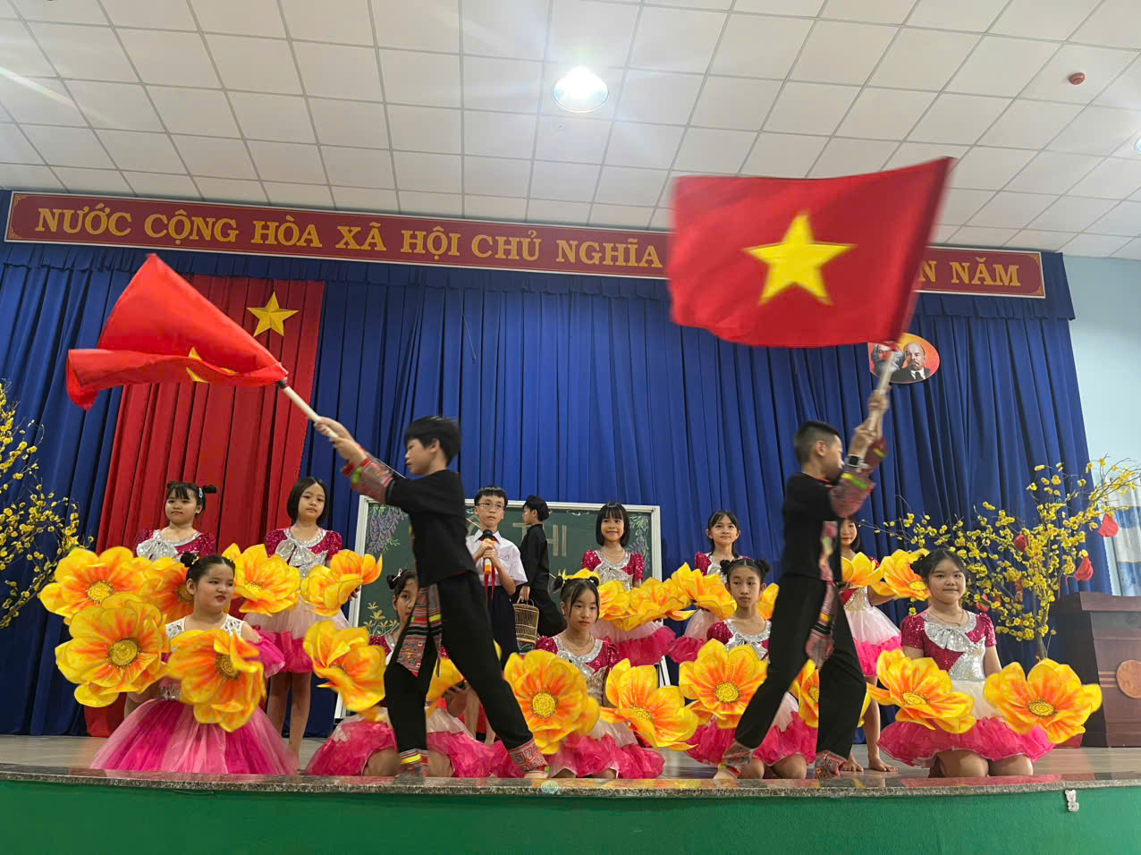 HƯỞNG ỨNG NGÀY SÁCH VÀ VĂN HÓA ĐỌC VIỆT NAM LẦN THỨ 4 NĂM 2025