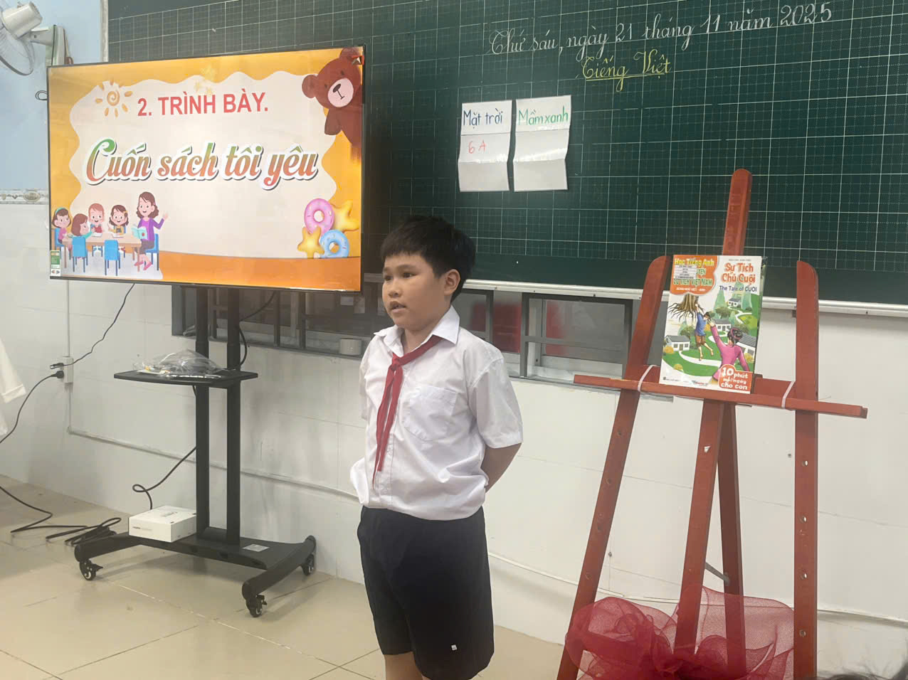 Lớp 5.5 thực hiện Tiết học thư viện