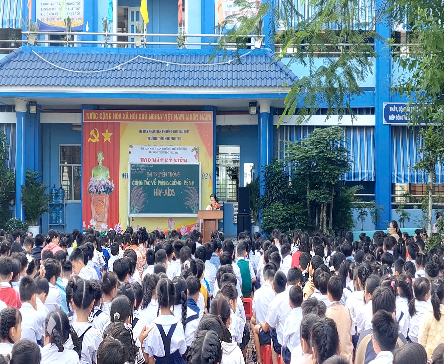 BÀI TRUYỀN THÔNG Công tác phòng chống bệnh HIV/AIDS