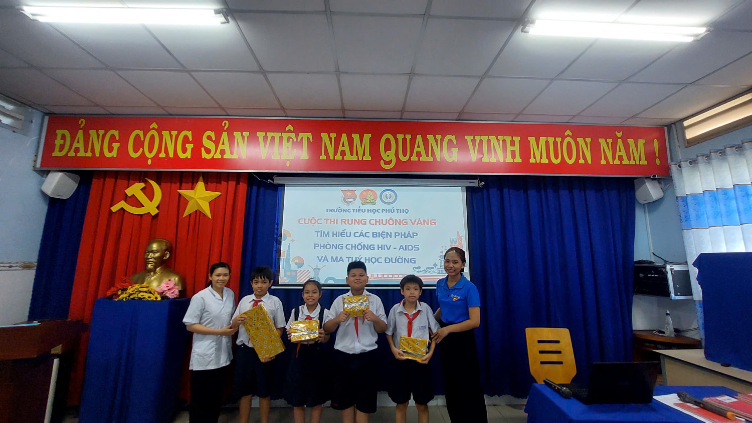 z7318269367427 808ed215a67dbc9e5a26d5686a42c661