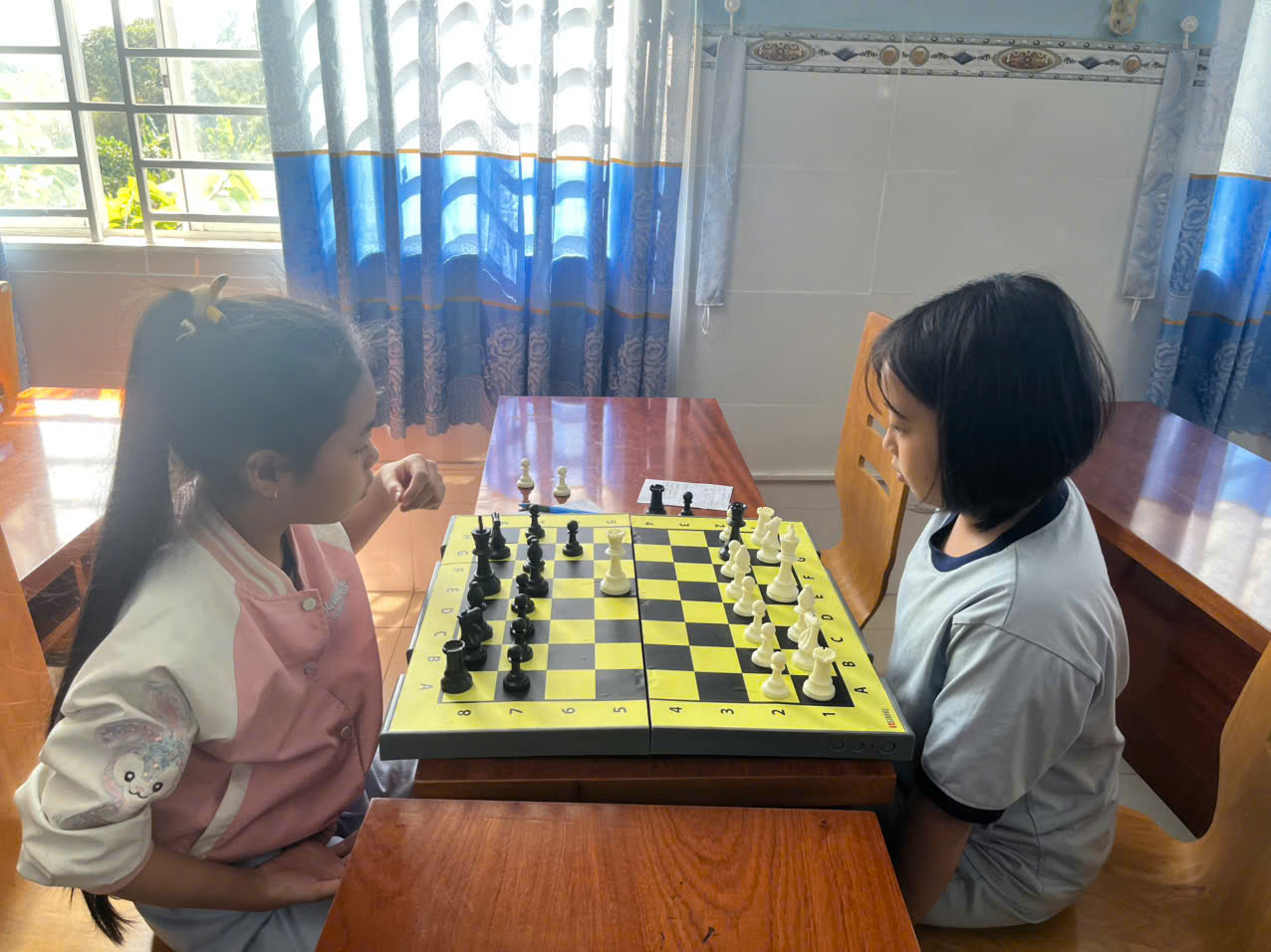 SÔI NỔI HỘI THI CỜ VUA HỌC SINH NĂM HỌC 2025 - 2026: NƠI NHỮNG "KIỆN TƯỚNG NHÍ" TRỔ TÀI