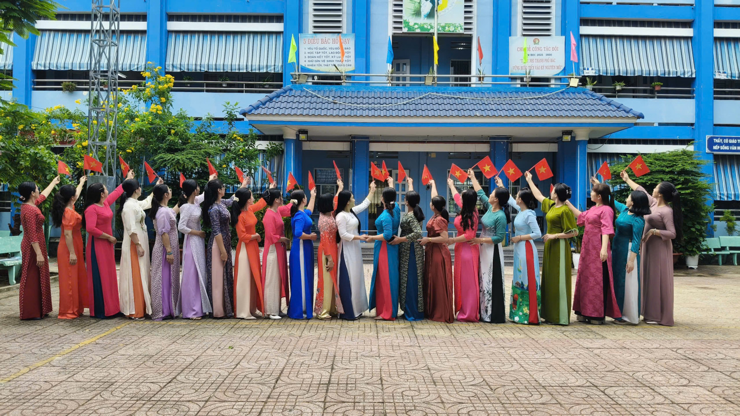 TRƯỜNG TIỂU HỌC PHÚ THỌ TỔ CHỨC SINH HOẠT KỶ NIỆM CHÀO MỪNG QUỐC KHÁNH 2/9